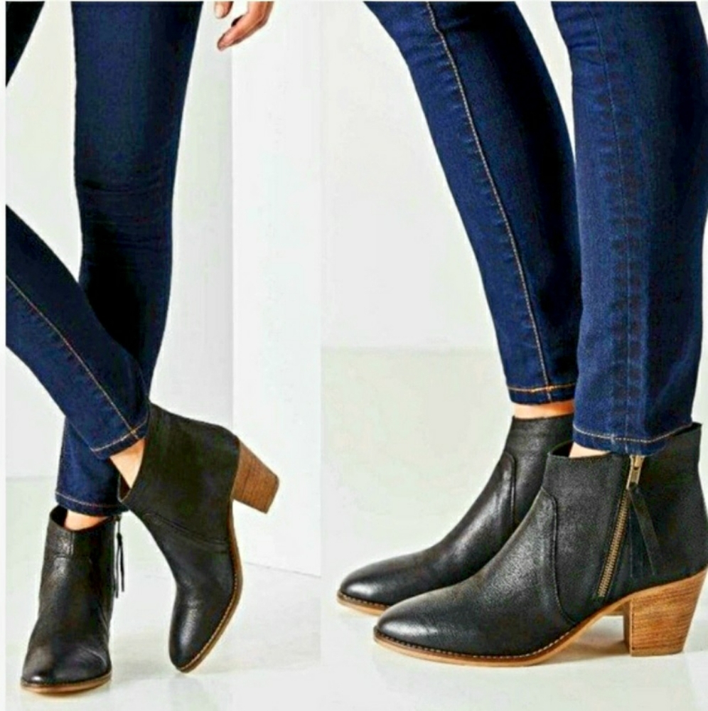 Urban Outfitters Faye Leather Booties